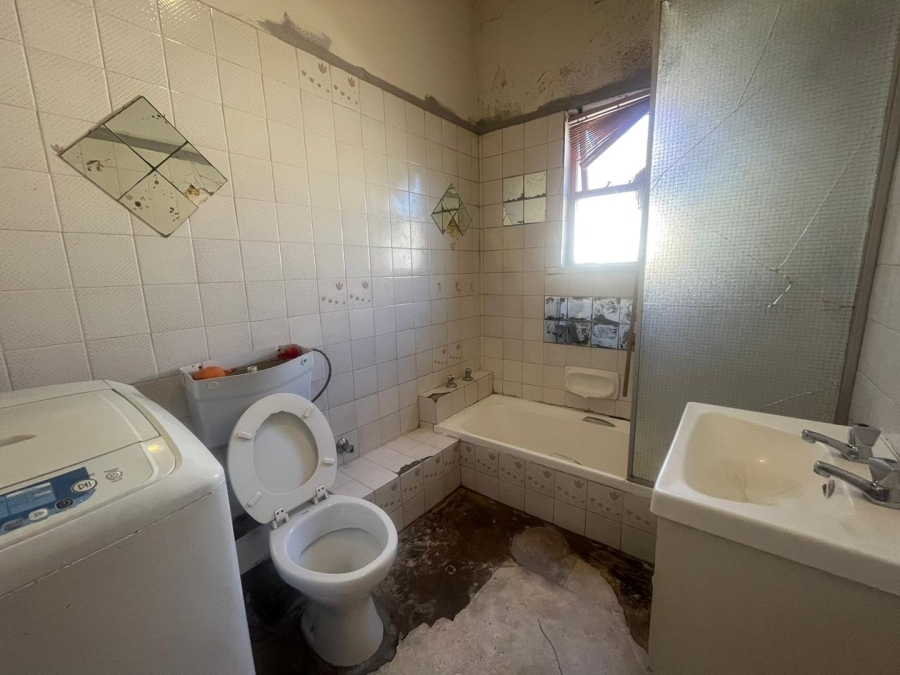 11 Bedroom Property for Sale in Rugby Western Cape